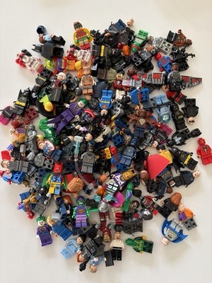 LEGO 10 Zufällige MARVEL & DC MINIFIGUREN