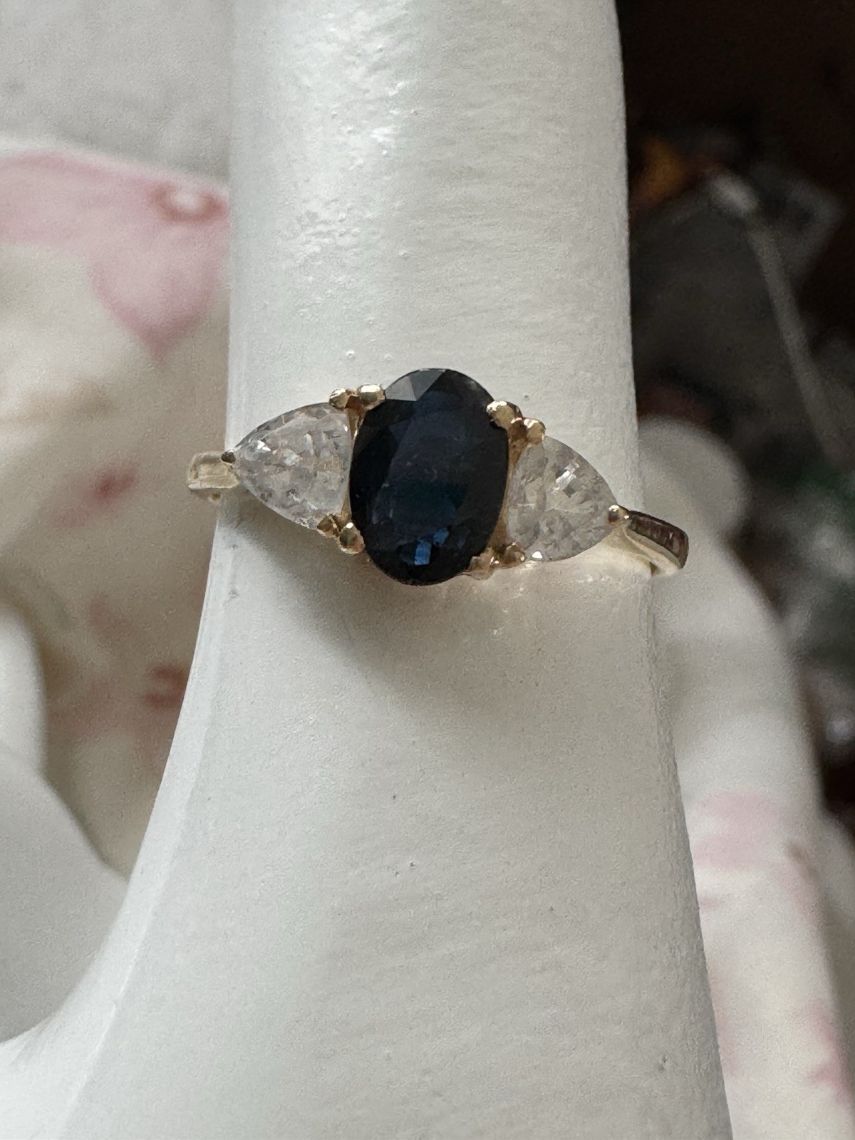 Vintage 14k Oval Sapphire Ring with Trillion Cut White Sapphires Size 7 2.09g
