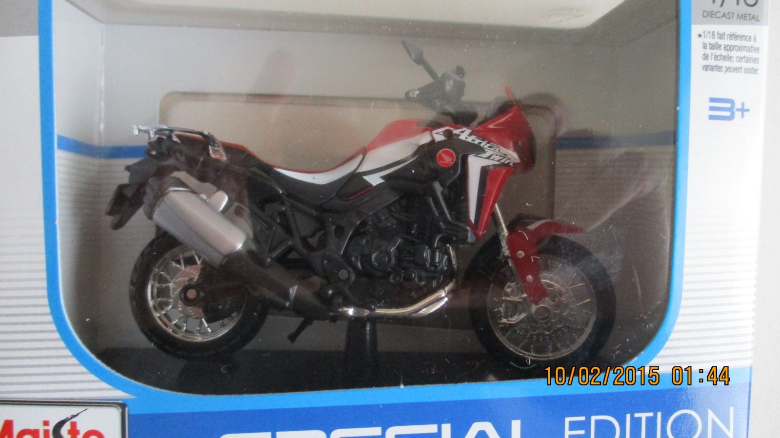 MINIATURE MOTO HONDA AFRICA TWIN DCT ROUGE  MAISTO   1/18°