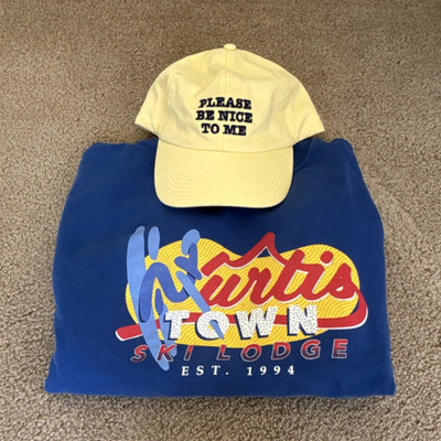 KurtisTown Ski Lodge Crewneck - M and Please Be Nice to Me Hat
