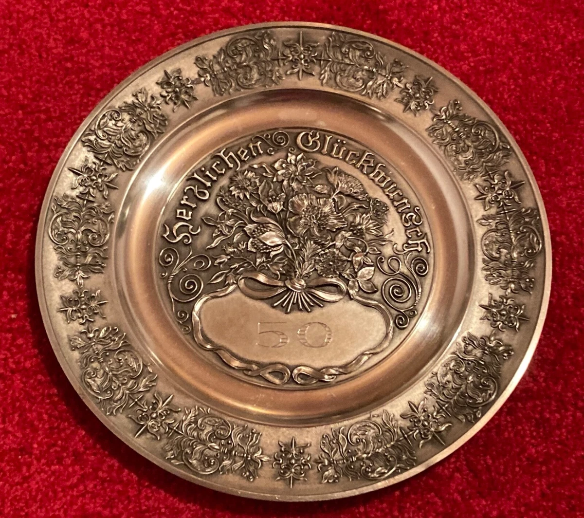 BMF Zinnteller - Jubiläumsteller mit Blumenbouquet und Gravur „50“, D ca. 24 cm