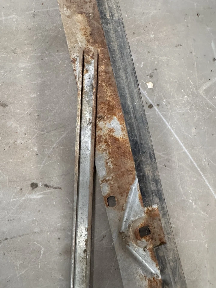 1965-1968 Chevy Impala 2 Door Front Door Glass Window Track SS Bonneville 88 98 - Image 4 of 4