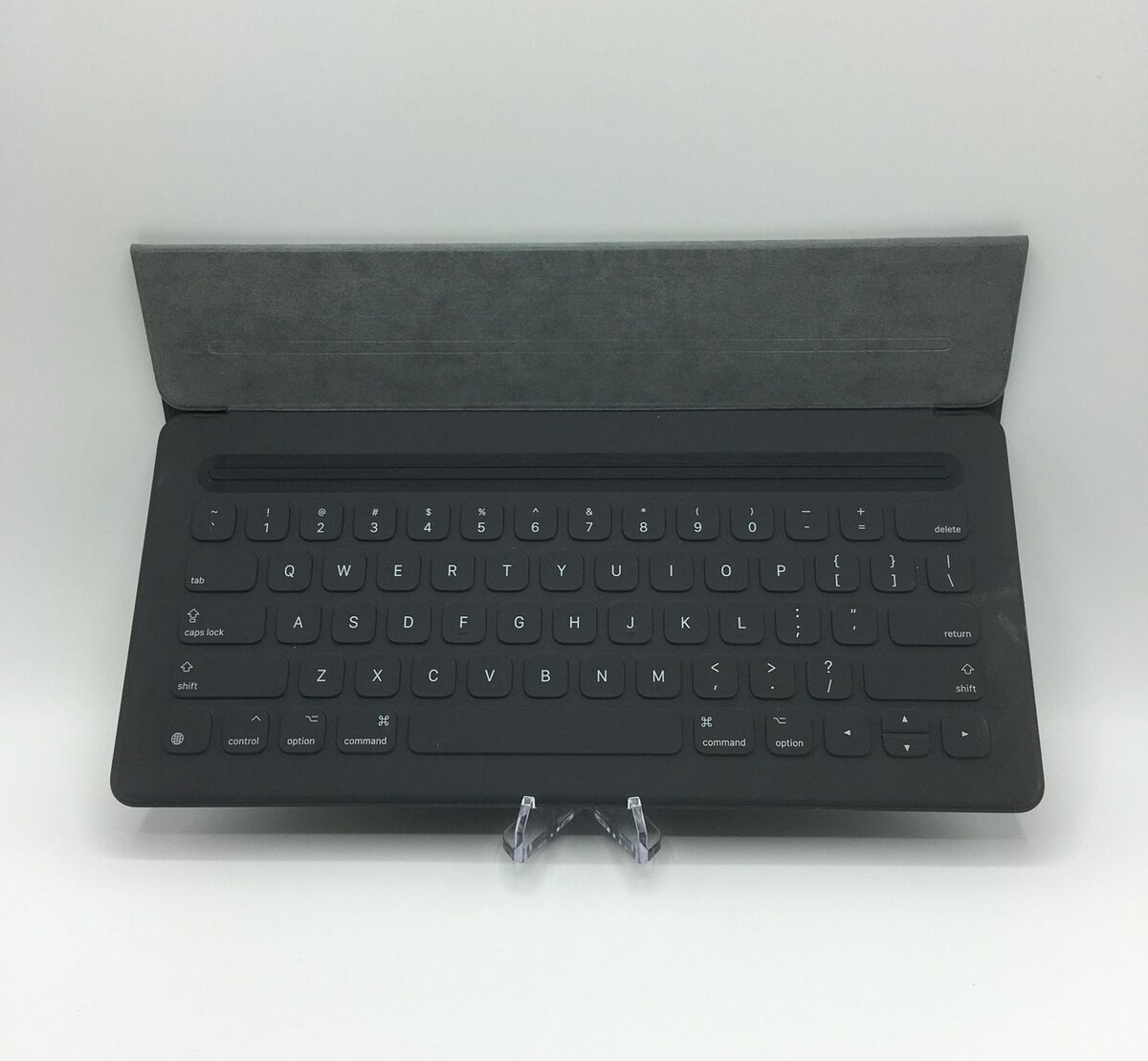Apple A1772 Smart Keyboard for iPAD Pro 9.7 Apple A1772 Smart Keyboard for iPAD Pro 9.7