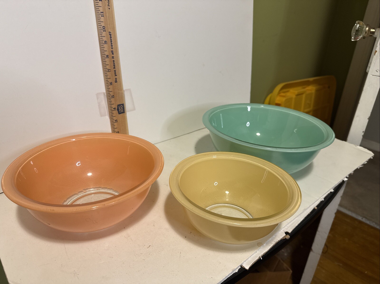 Set of 3 Pyrex Pastel Colors Nesting Mixing Bowls Clear Bottoms 322, 323, 325