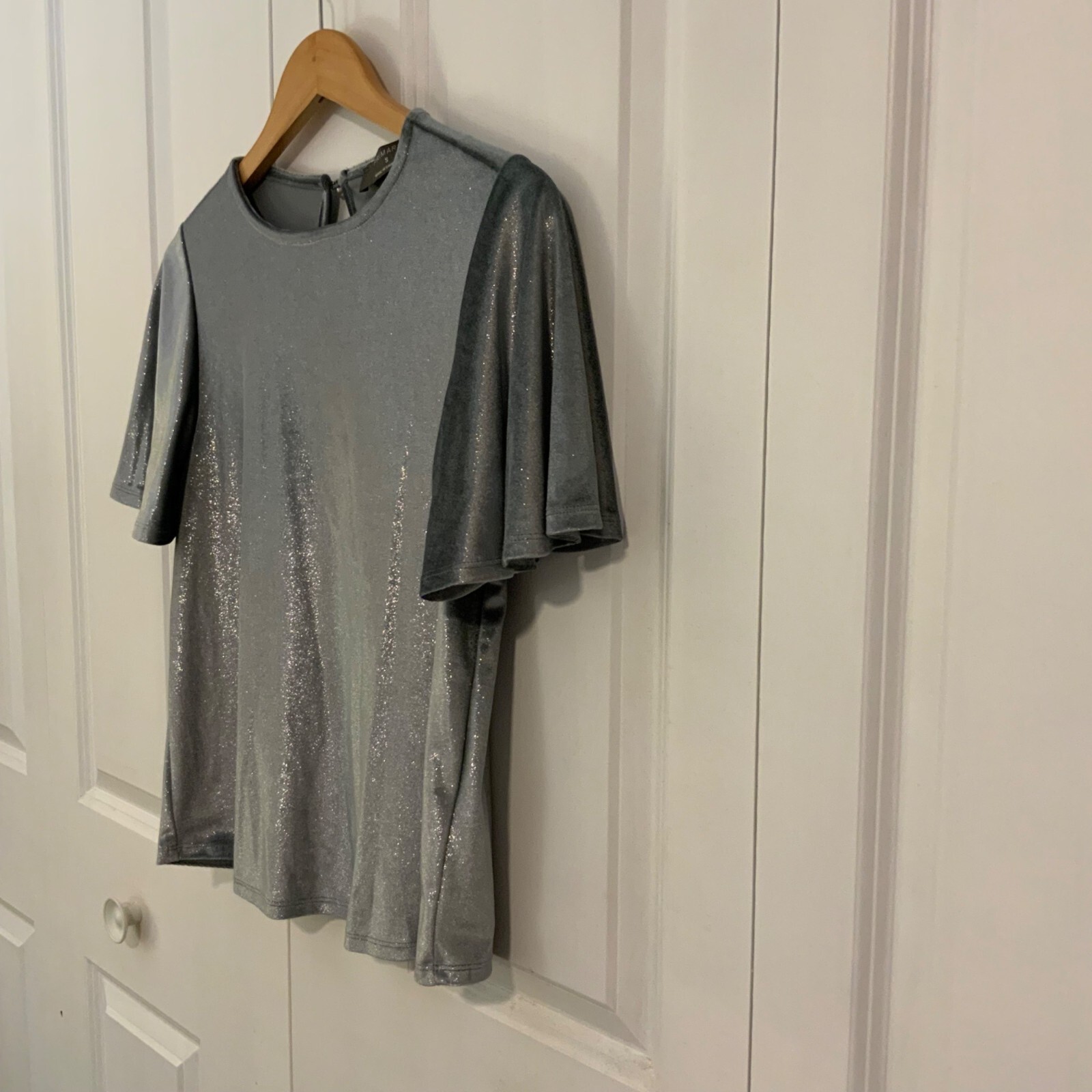 Primark Women's Silver Grey Metallic Velvet Short Flutter Sleeve Top Small image 4