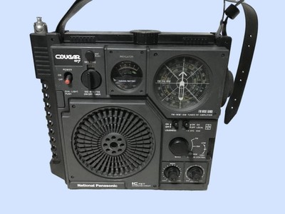 National Panasonic Cougar No7 ポータブルラジオ JUNK National Panasonic Cougar NO.7 RF-877 FM/AM 3 Band