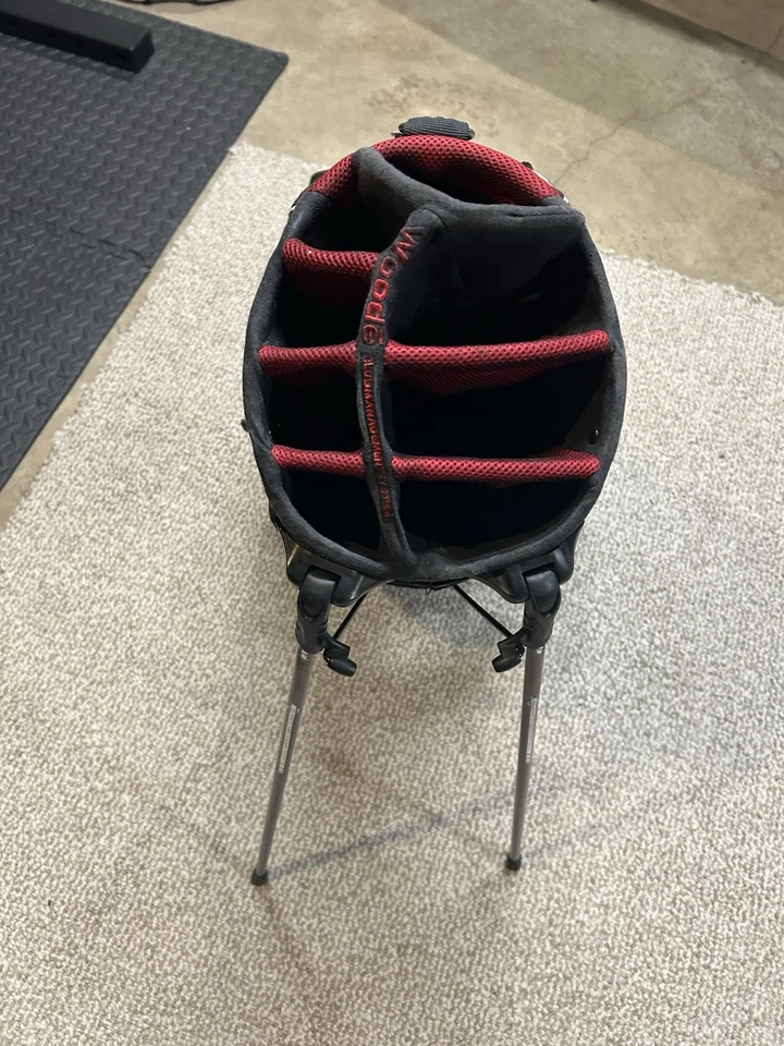 Bolsa de golf OGIO Vaporlite agarre elevador rojo y negro Foto 2 de 4