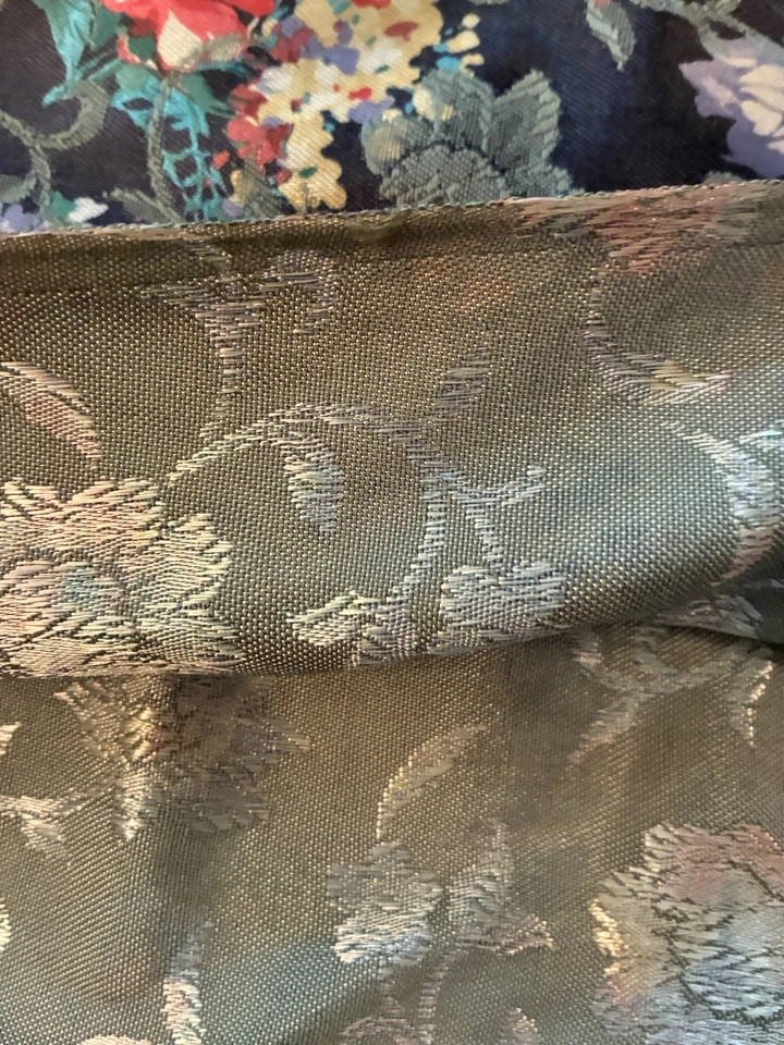 Shiny FLORAL JEWEL TONE JACQUARD FABRIC 4 Yds 53" W Upholstery Tropical Flowers - Image 4 of 4