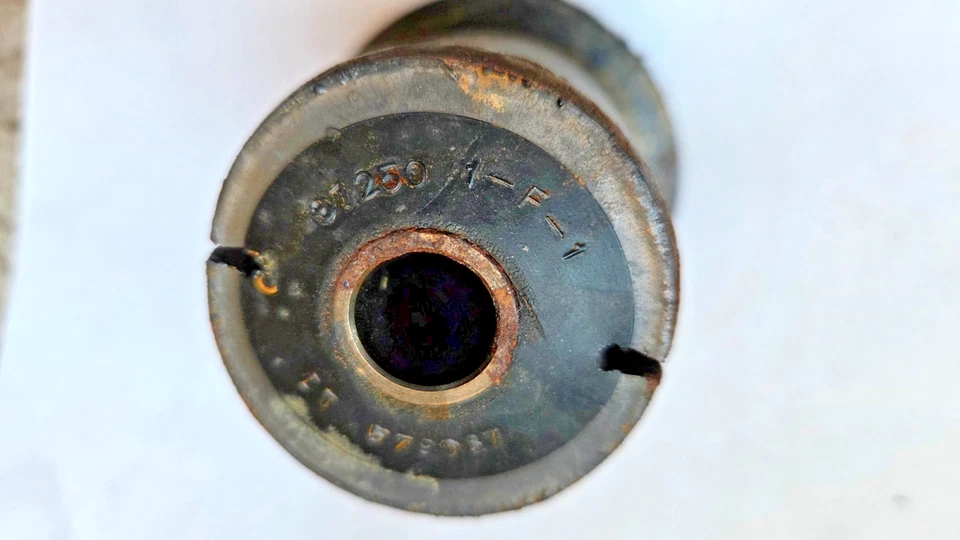 Buick Special Skylark 1961, Olds F85 Cutlass: nuevo montaje de suspensión GM # 579067 Foto 3 de 3