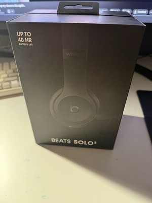 Beats by Dr. Dre Solo3 Wireless Bluetooth Headphones Black with Carry Case