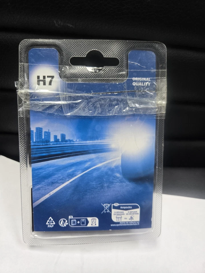 Bosch H7 (477) Pure Light Headlight Bulbs - 12V 55W PX26d (2 Bulbs) - Image 2 of 4