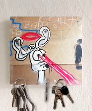 Brelok drewniany 5 magnesów uchwyt na klucze z streetart, red Xray