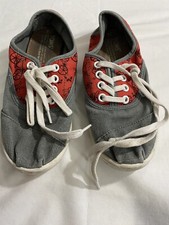 toms youth size 2 grey/red bicycles
