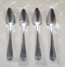 4 GRAPEFRUIT SPOONS Serrated Edge S/S China, New
