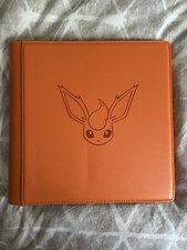Pokémon TCG: Exklusiver Eeveelution Binder  ...