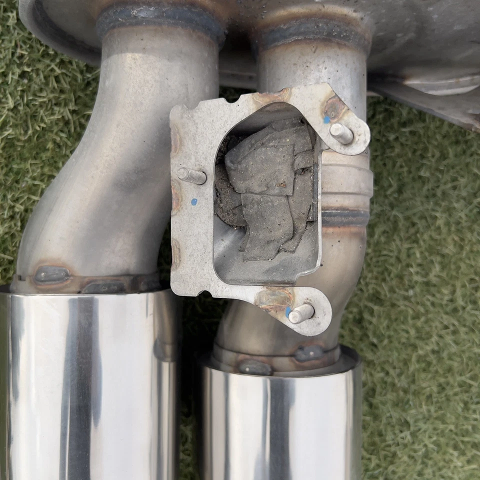 2018-23 FORD MUSTANG GT MACH 1 OEM REAR LEFT & RIGHT MUFFLER EXHAUST SET - Image 4 of 4