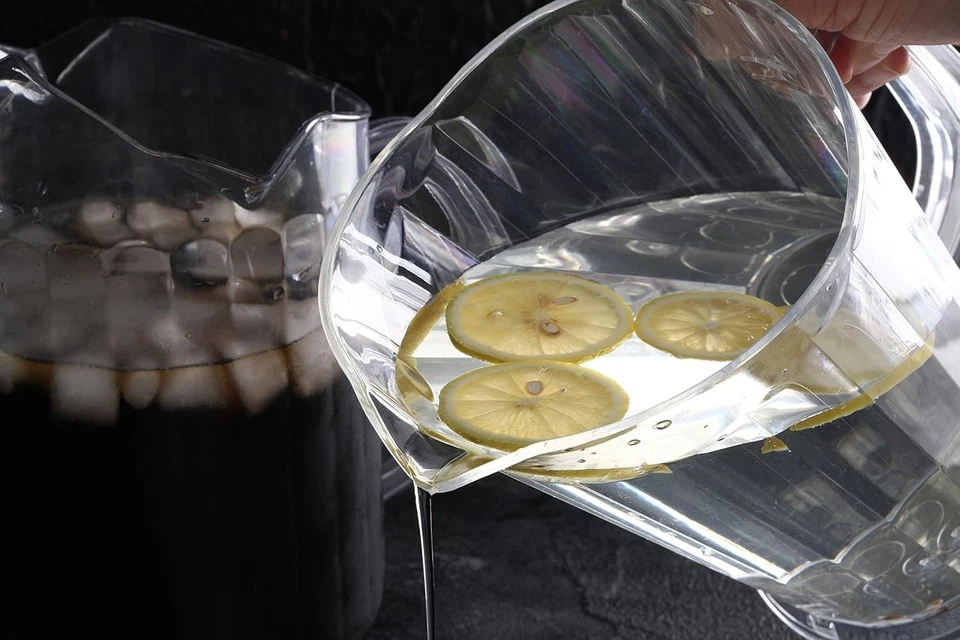 Jarra ligera de plástico transparente, 60 oz, juego de 12 Foto 4 de 4