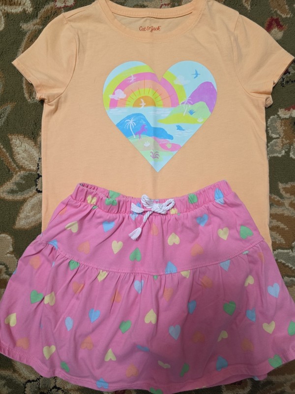 Girls Sz 7-8 2pc Heart Skorts And Matching Tshirt