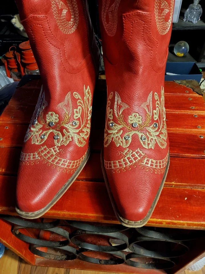 Botas femininas de cowgirl ocidentais bordadas vermelhas strass floral rodeio tamanho 7.5 - Imagem 2 de 4
