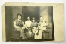 RPPC Real Photo Post Cards Portrait Group Women With Young Girl At Doorway 534B