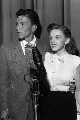 Frank Sinatra and Judy Garland - 5 x 7 inch Photo Reprint