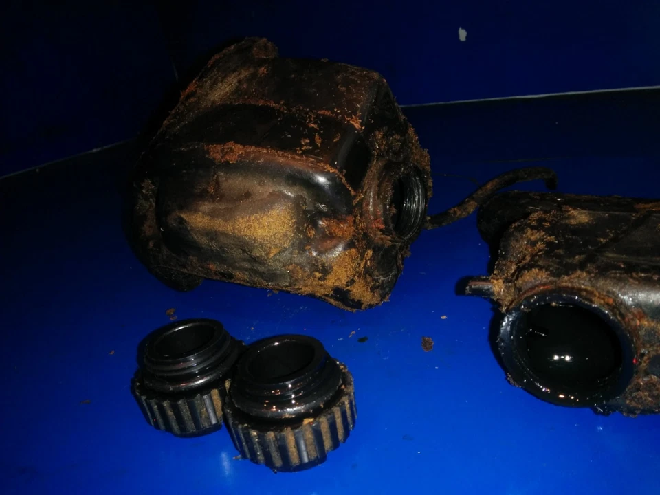 tank tanks fuel oil caps  craftsman 3.7 3.7/18" saw chainsaw - Image 2 of 3