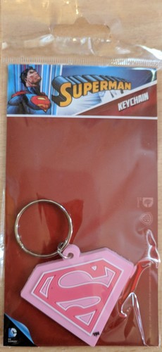 DC COMICS SUPERGIRL SHIELD PINK RUBBER KEYRING NEW OFFICIAL MERCHANDISE - Picture 3 of 3