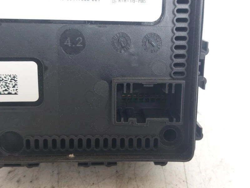 NU5T15604ECAD SCATOLA FUSIBILI FORD FIESTA VII (7° SERIE) VAN 1.0 HYBRID 12V MAN - Immagine 3 di 4