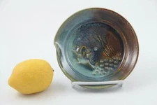 Studio Art Pottery Spouted Ginger Garlic Chocolate Cheese Grater Dish Frog Motif