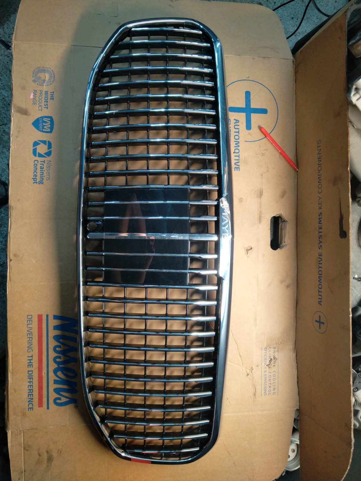 Mercedes-Benz GLS 600 MAYBACH X167 Front grill A1678801806