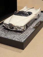 1/18 1951  Buick  Le Sabre Concept Car 8/200  pcs. Minichamps New 107141231