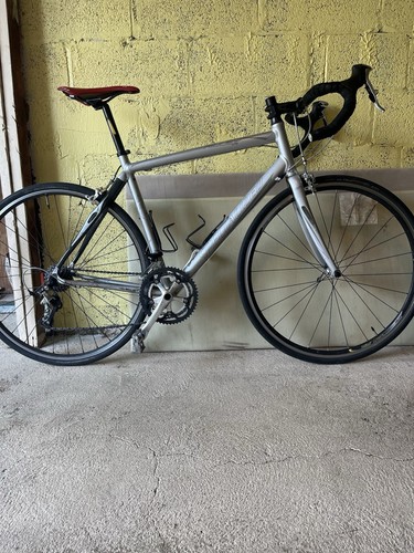 Specialized Allez Alloy & Carbon Road Bike, Read Description Specialized Allez Alloy & Carbon Road Bike, Read Description