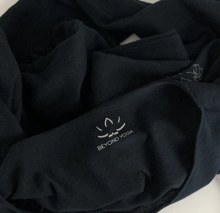 beyond-yoga featherweight long sleeve crewneck shirt