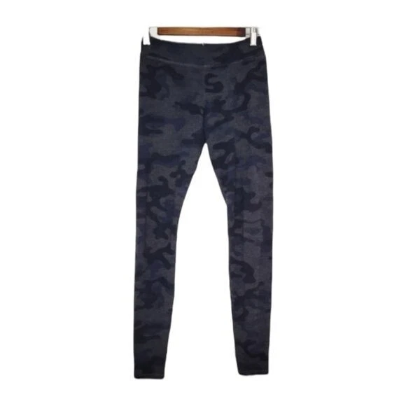 Leggings suaves Anthro Sundry camuflaje yoga salón extra pequeños Foto 2 de 4