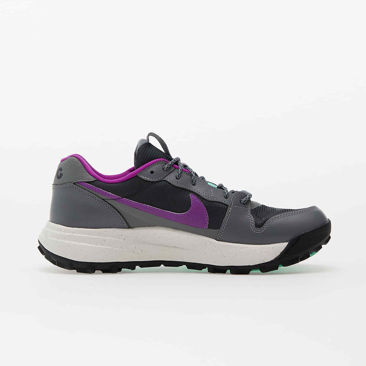 Nike ACG Lowcate Smoke Grey Vivid Purple DX2256-002 Hiking Nike ACG Lowcate Smoke Grey Vivid Purple DX2256-002 Hiking