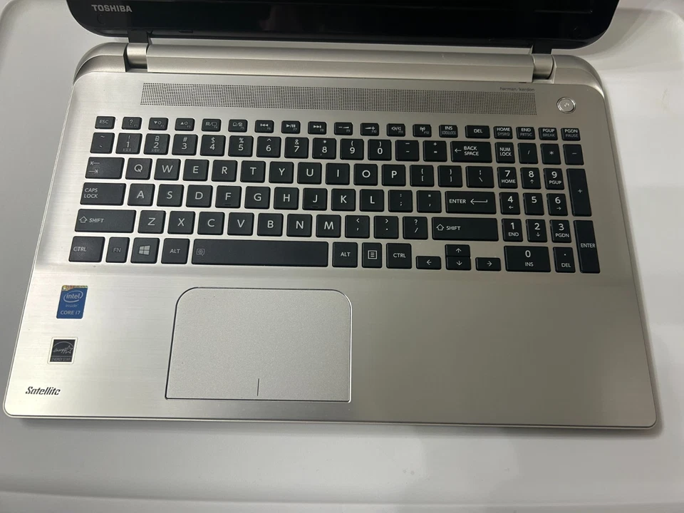 Toshiba S55-B5280 Satellite i7-4510U/ 2.0GHz/ 12GB Ram/ Windows 10 - Image 4 of 4