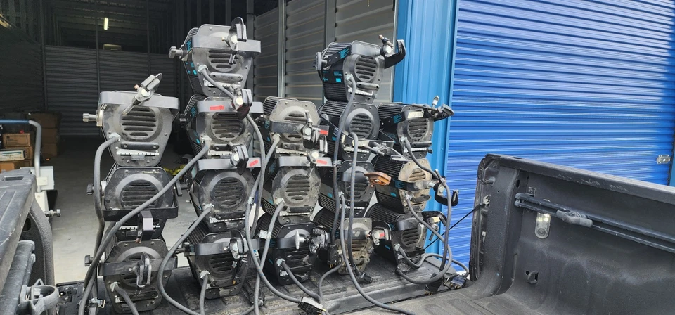 STRAND LIGHTING  6" FRESNELITE 1K - 2K FRESNEL STUDIO Light  12181 120V AC - Image 2 of 4