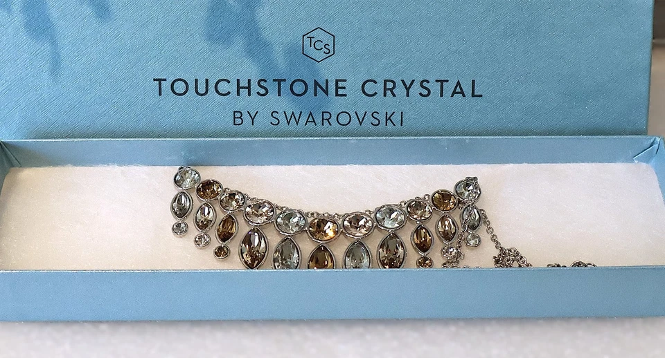 Collar babero de cristal multicolor Touchstone de Swarovski 18" tono plateado Foto 4 de 4