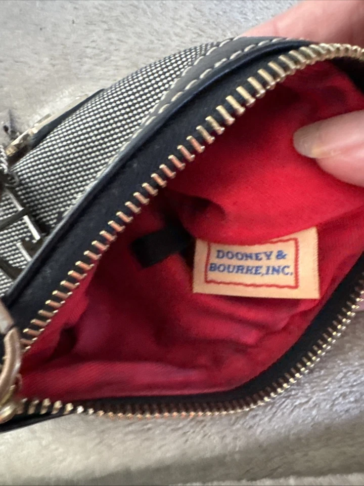 Dooney & Bourke DB Monograma Lona Muñequera Llave Bolsa Monedero Foto 4 de 4
