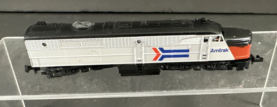 Motor locomotora diésel motorizado Amtrak PA-1 escala N Con Cor con caja RARO Foto 3 de 4