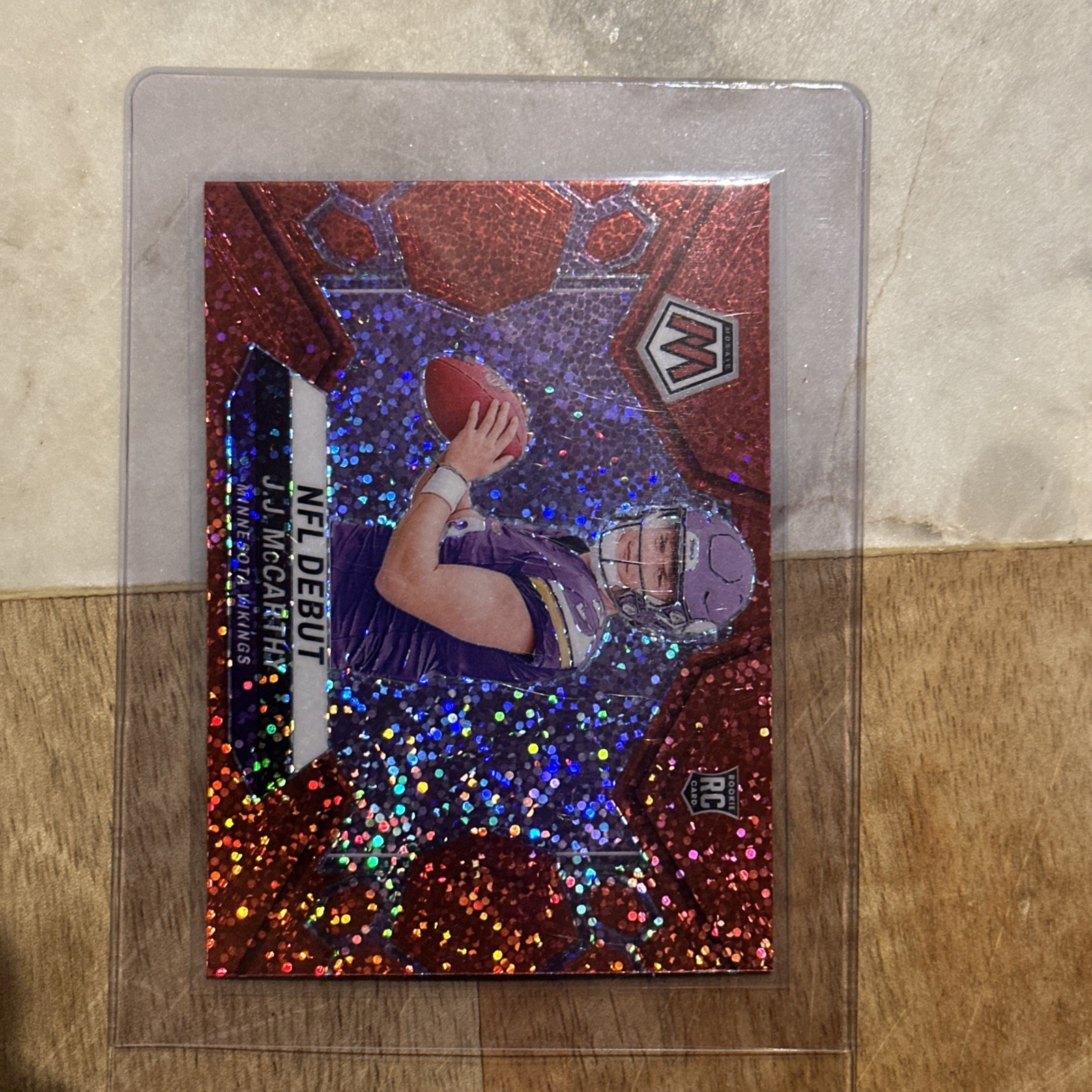 2024 Panini Mosaic NFL Debut J.J. McCarthy #275 Red Sparkle Prizm (RC)
