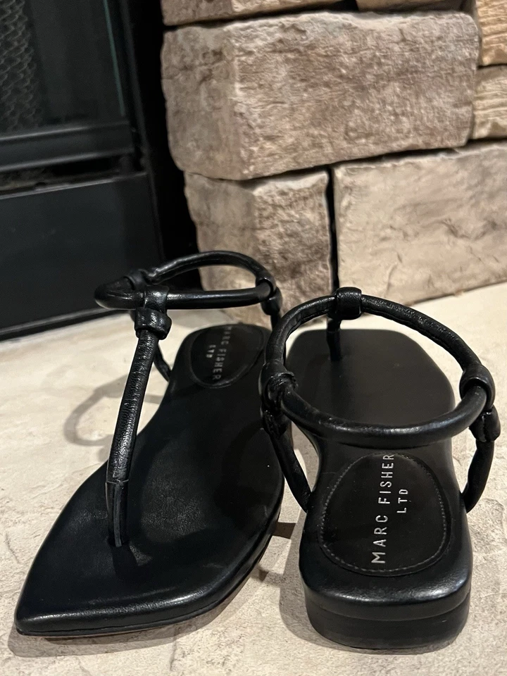 Sandalias para mujer Marc Fisher Maycee de cuero plateado con correa al tobillo - talla 6,5 M Foto 3 de 4