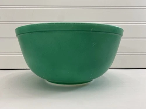 Vintage PYREX 403 Primary Green 2.5 Qt. Mixing Nesting Bowl Made in USA A23