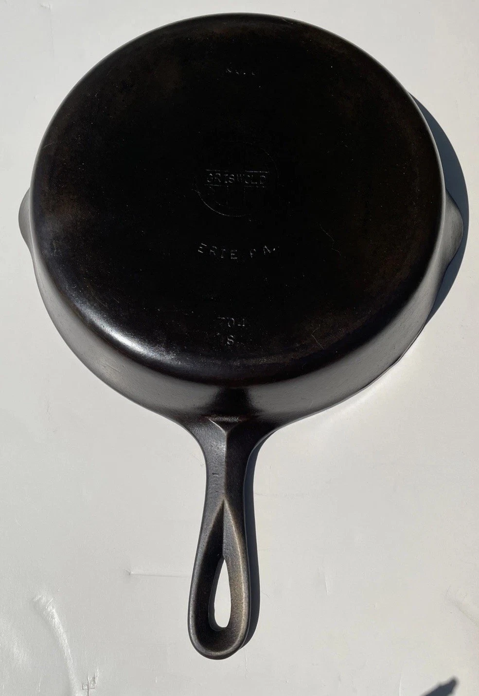 Griswold #8 Small Block Logo 704 S Cast Iron Skillet