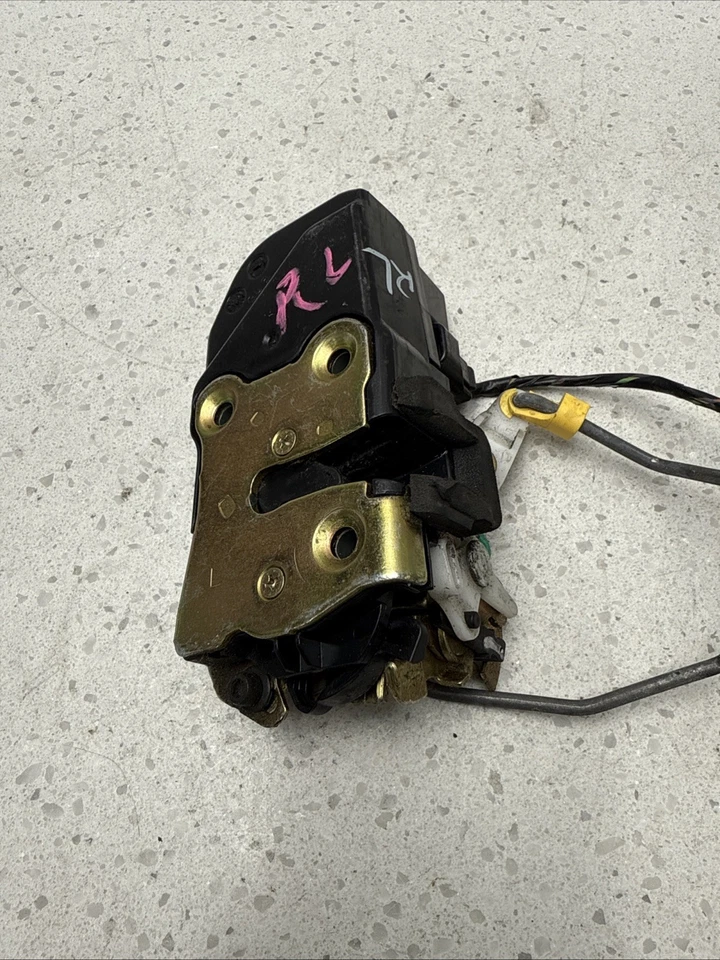 2006 Chrysler 300 - 300C Left Rear Door Lock - Image 4 of 4