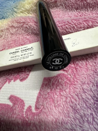 CHANEL Le Volume Mascara, 10 Black - 6 g - Picture 2 of 2