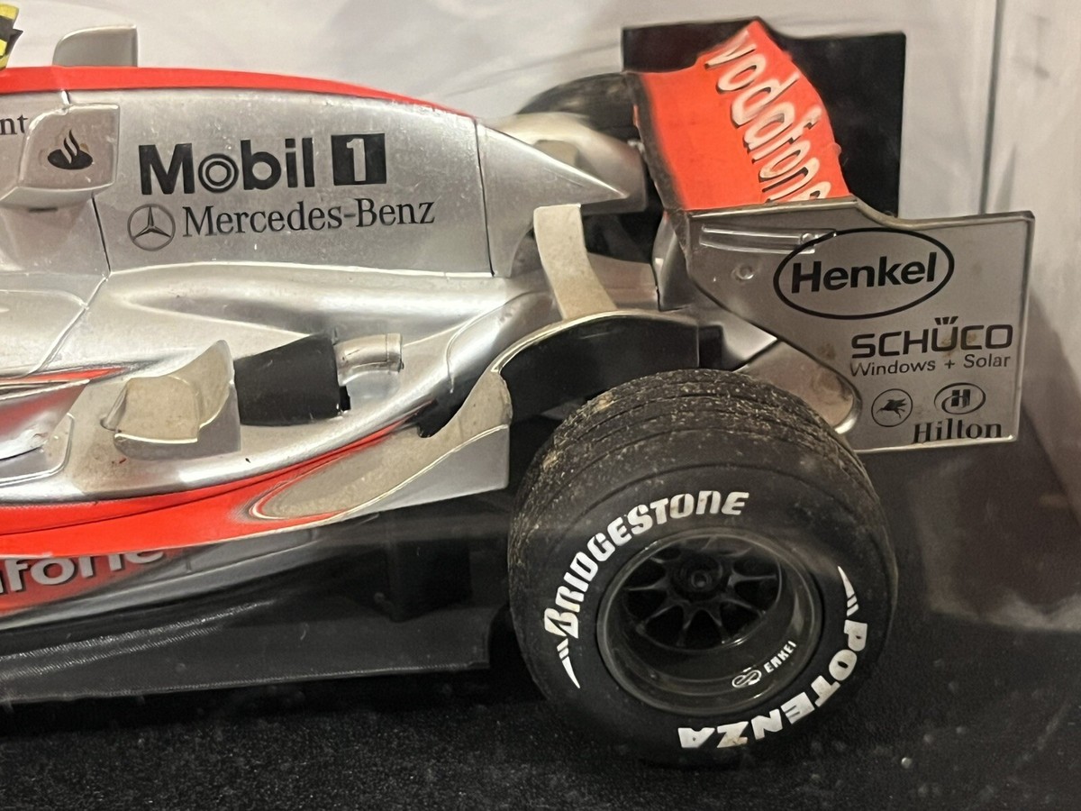 Hot Wheels 1:18 Maclaren MP4/22 Lewis Hamilton 2007 F 1