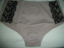 AMOUREUSE Ladies Embroidery Lace Boyleg Brief Panty Size 9/ 2XL Tan Color NWOT