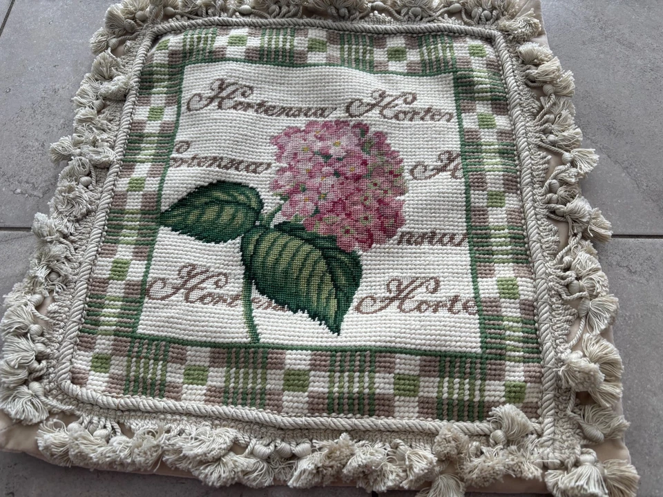 NEW Handmade Wool Needlepoint Throw Pillow Cover Hydrangea Botanical Flower 18" - Image 2 of 4