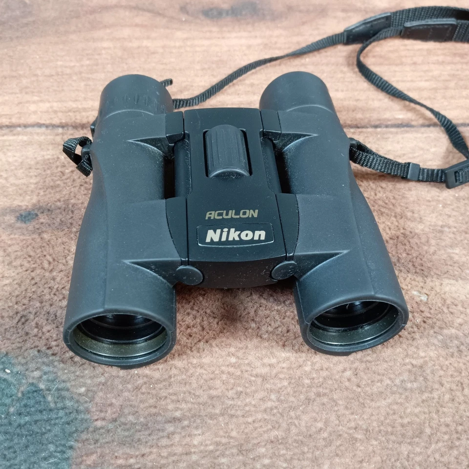 Бинокль Nikon Aculon A30 10x25 черный широкоугольный - Изображение 4 из 4